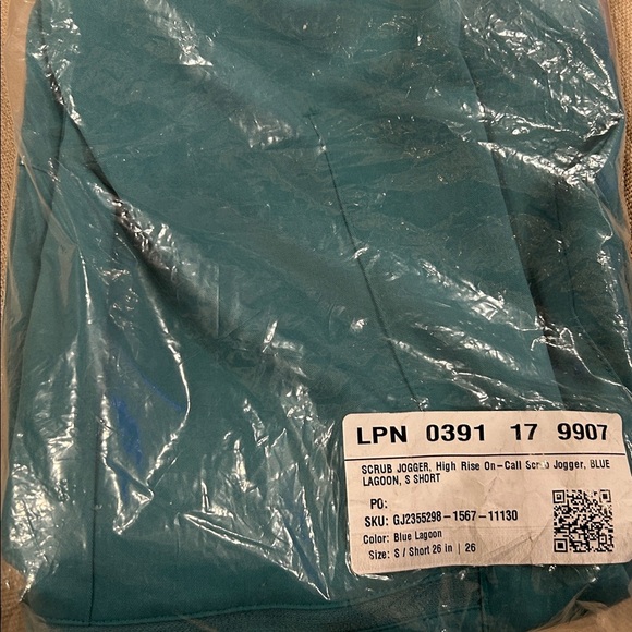 Fabletics High-Rise On-Call Scrub Jogger Blue Lagoon S Short - Picture 6 of 7